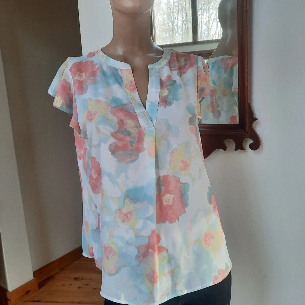🏷SOLD. Calvin Klein. Medium  floral blouse. I ❤️ Bundles - Picture 3 of 6